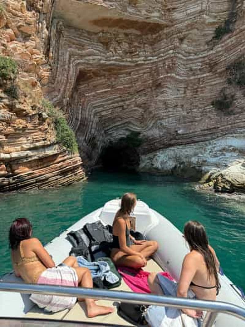 Billet Ksamil : Excursion en bateau rapide à la plage de Pulebardha et à la grotte de Pigeon.