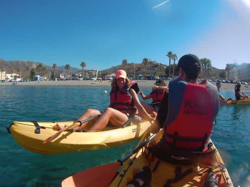 Billet Depuis Malaga : visite guidée en kayak des falaises de Maro-Cerro Gordo