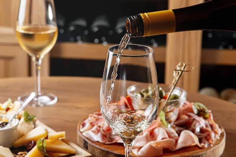 Billet Alicante : visite de la cave avec un guide local. Dégustation de 3 vins incluse.