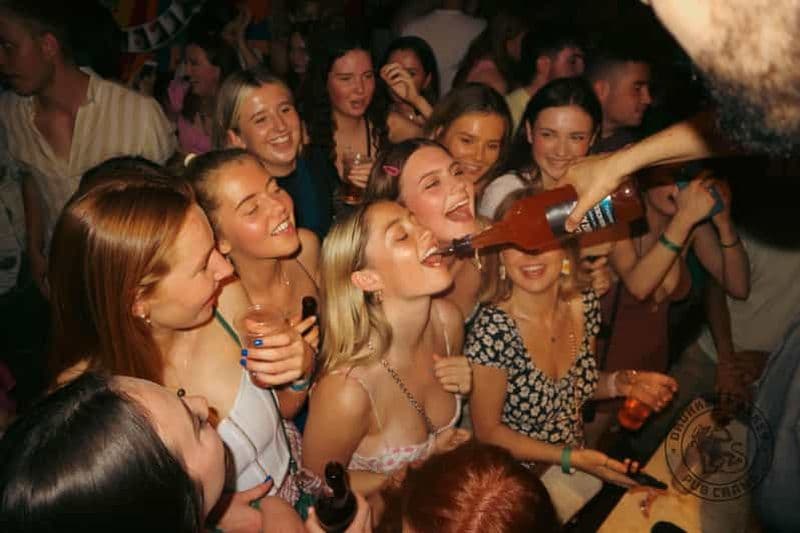 Billet Drunken Monkey Prague Daytime Pub Crawl Open Bar Party Vibes