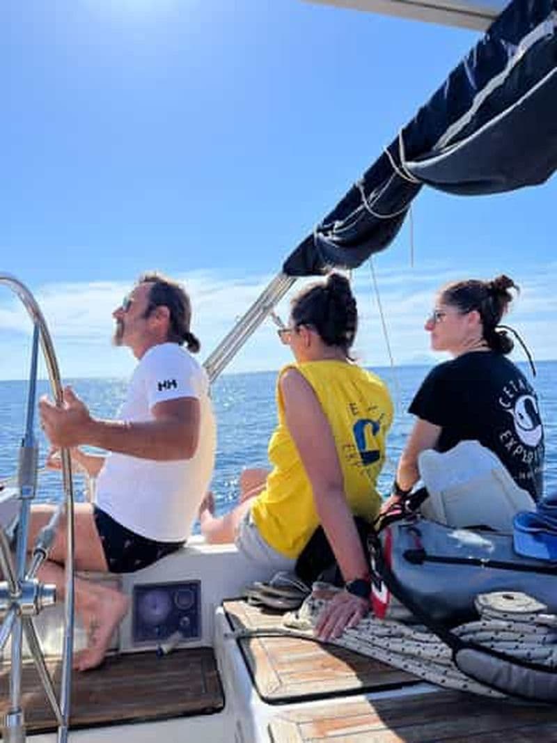 Billet Îles Éoliennes : Voile au coucher du soleil + Plongée avec tuba + Apéritif