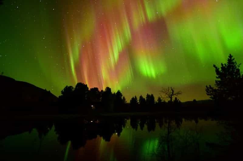 Billet Abisko : chasse aux aurores boréales en van en petits groupes