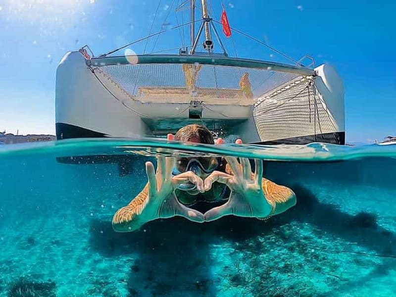 Billet Depuis Palau : Excursion en catamaran dans l'archipel de la Maddalena avec déjeuner