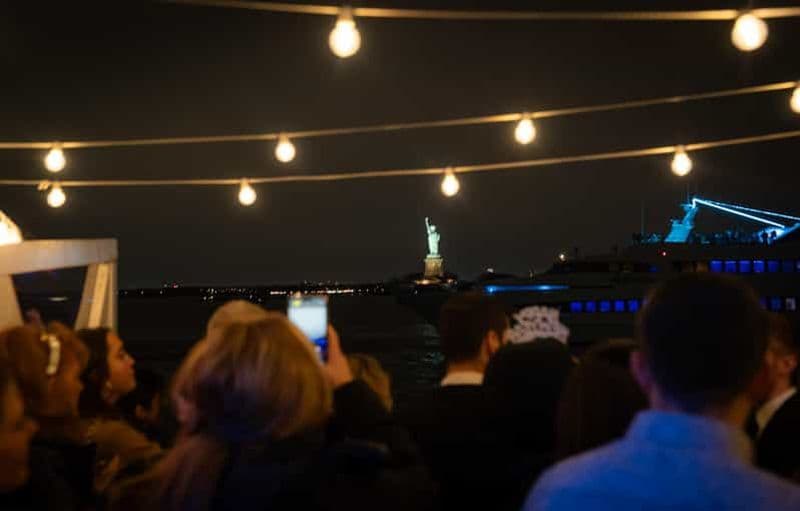 Billet Blood Moon Halloween Midnight Yacht Party Cruise NYC