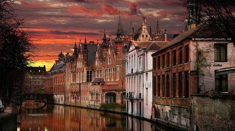 Billet Depuis Bruxelles : excursion d'une journée à Bruges avec option de sortie en bateau (ES)