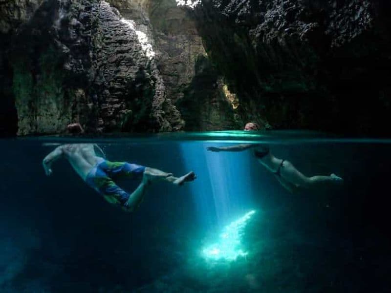 Billet Pula : kayak dans les grottes, plongée avec tuba, saut de falaise, circuit tout compris