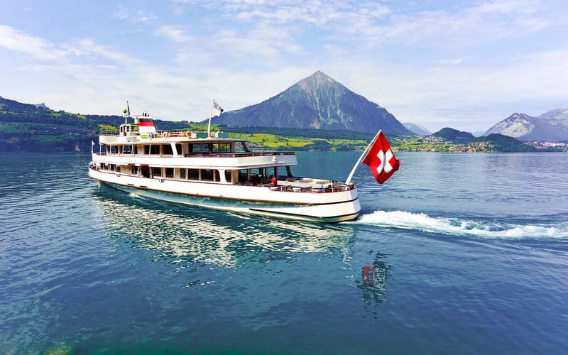 Billet Lake Thun & Lake Brienz Cruise Day Pass