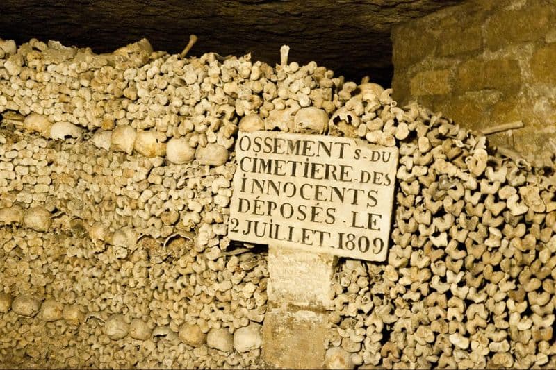 Billet Visite guidée coupe-file des Catacombes de Paris avec accès aux zones interdites
