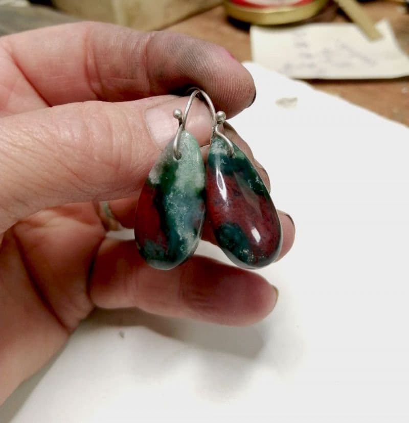 Billet Taillez vos boucles d'oreilles en pierres fines