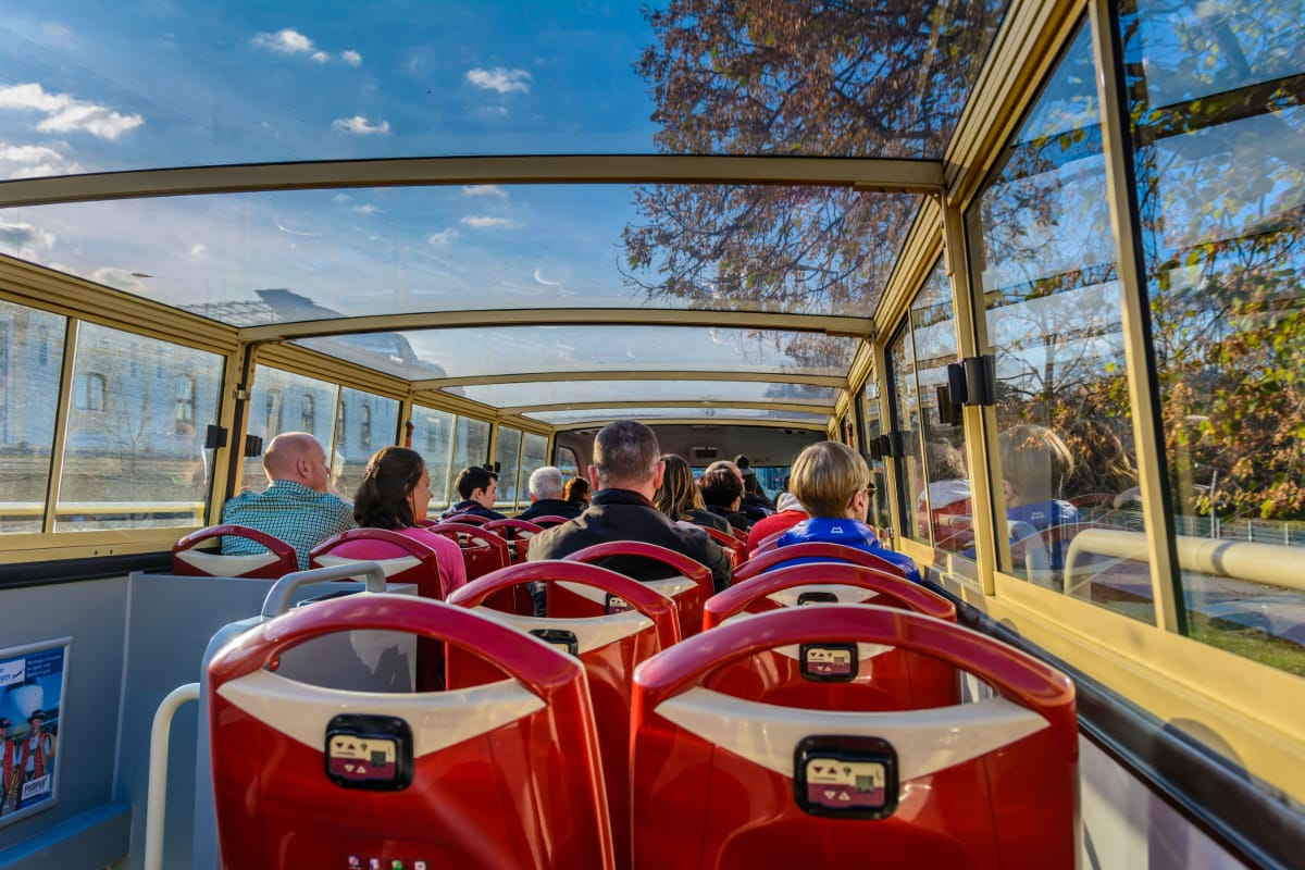 Découvrir la ville en bus touristique