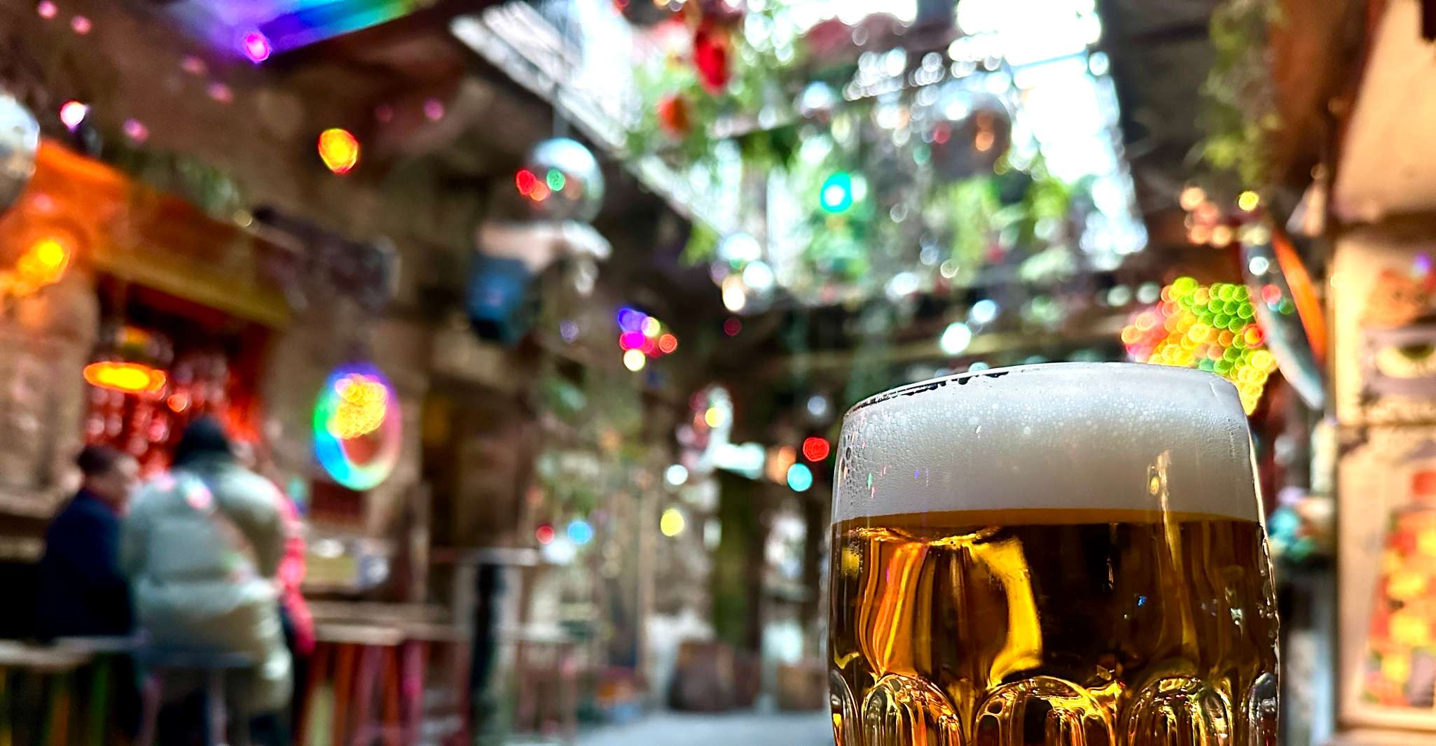 Explorer les ruins bars du quartier juif