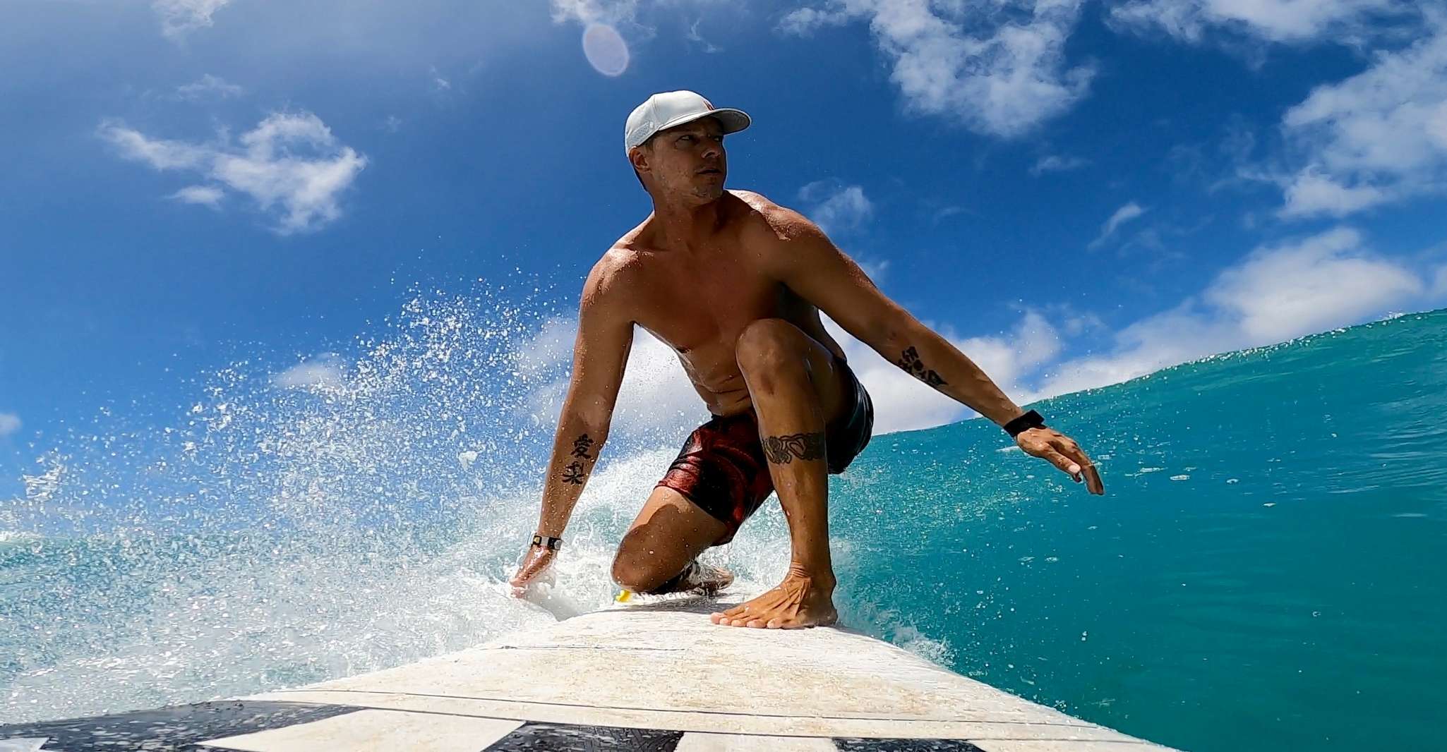 Apprendre à surfer et attraper sa première vague