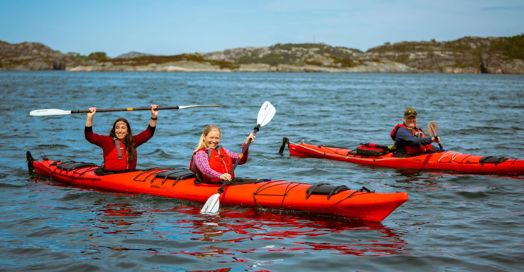 Pagayer dans les fjords environnants