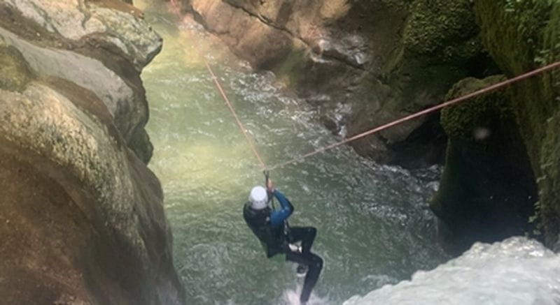 Billet Week-ends et stages en canyoning dans le Vercors, près de Grenoble