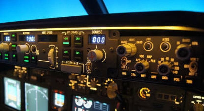 Billet Simulateur de vol sur verin d'un Boeing 737 à Pontoise