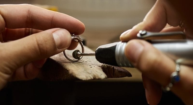 Billet Atelier de création d'un bijou à Antibes