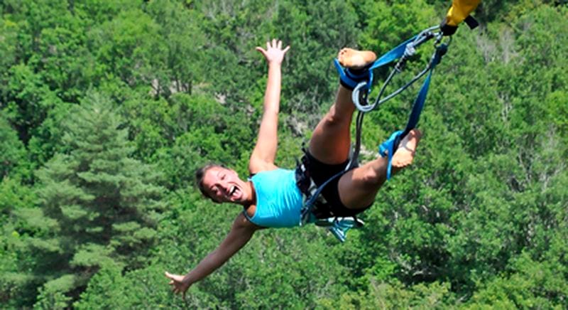 Billet Saut à l'élastique filmé par caméra embarquée près de Rodez