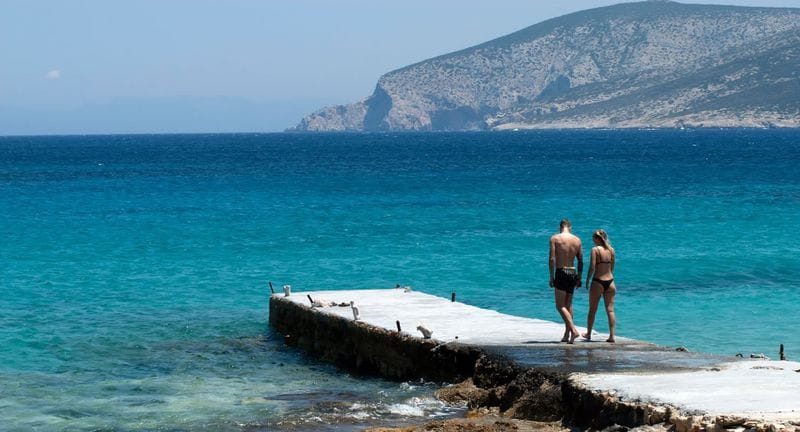 Billet Escapade en voilier d'une demi-journée – Antiparos, baie de Faneromeni et lagon bleu