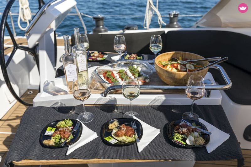 Billet Croisière privée d’exception – Savourez le meilleur du Golfe de Saint-Tropez jusqu’au coucher du soleil