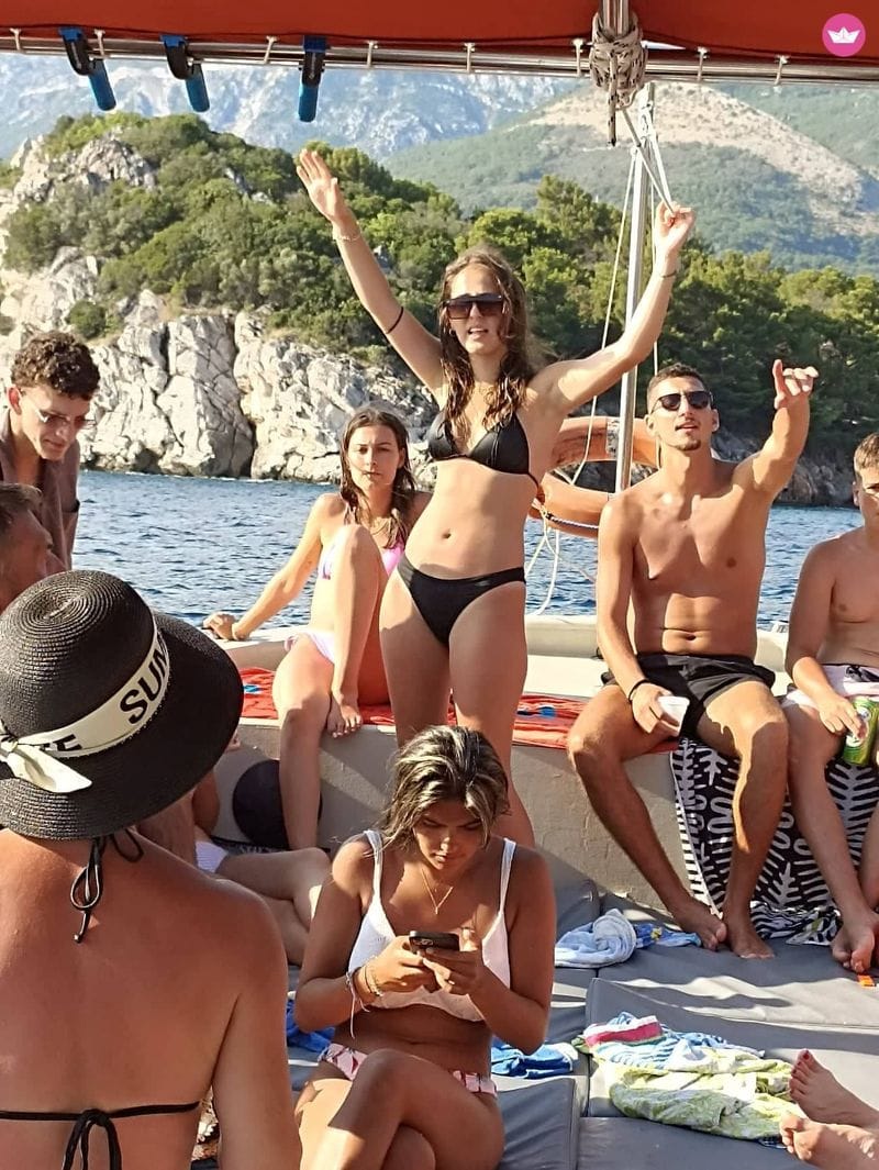 Billet Soirée karaoké en bateau de 2 heures : divertissement rapide sur l'Adriatique à Budva