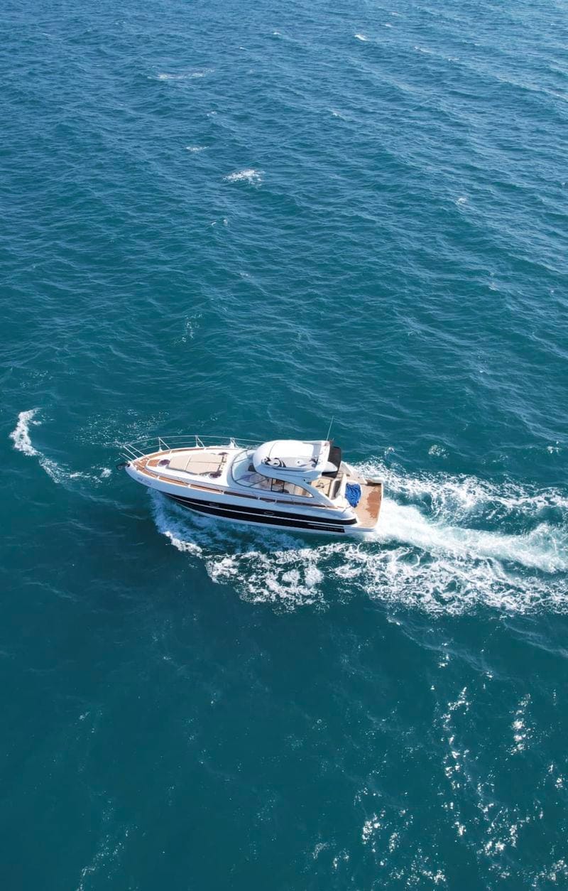 Billet Demi-journée le long de la côte d'Ulcinj : profitez de 4 h de découverte en bateau à moteur