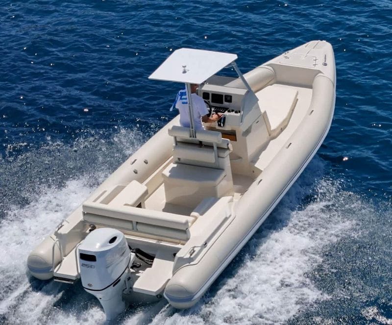 Billet 4h30 à Sifnos : Louez un bateau à moteur et profitez-en
