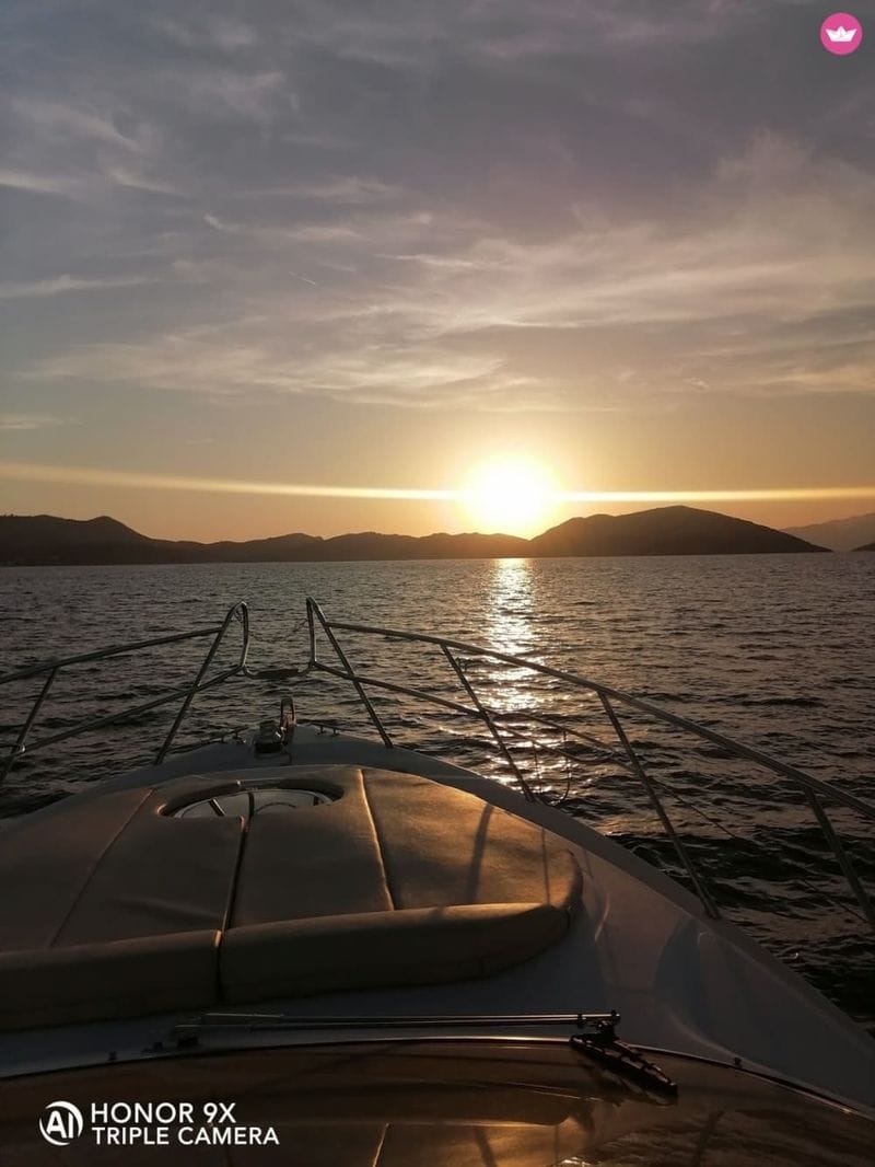 Billet Excursion d'une journée complète à Chalki, une magnifique ville, pour 5 personnes, avec des promenades pittoresques et un coucher de soleil unique !