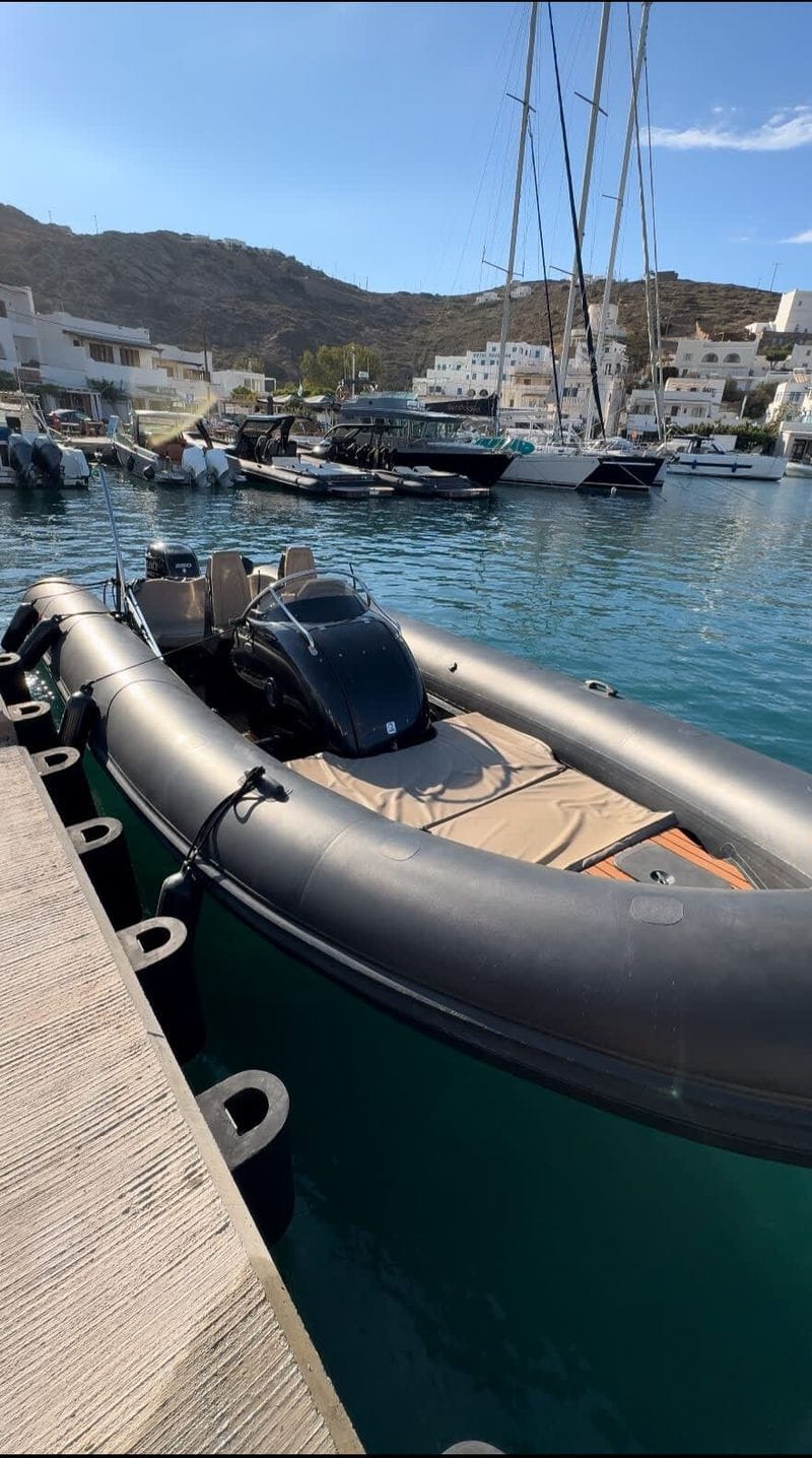 Billet Prenez une demi-journée pour vous détendre sur un bateau à moteur à Ios