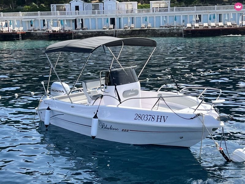 Billet Escapade aux îles Pakleni – Journée complète d'aventure en bateau