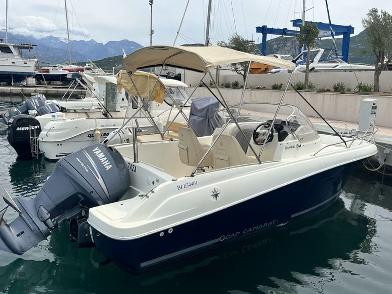 Billet Vivre au rythme des vagues : une escapade d'une demi-journée à Calvi à bord d'un bateau à moteur