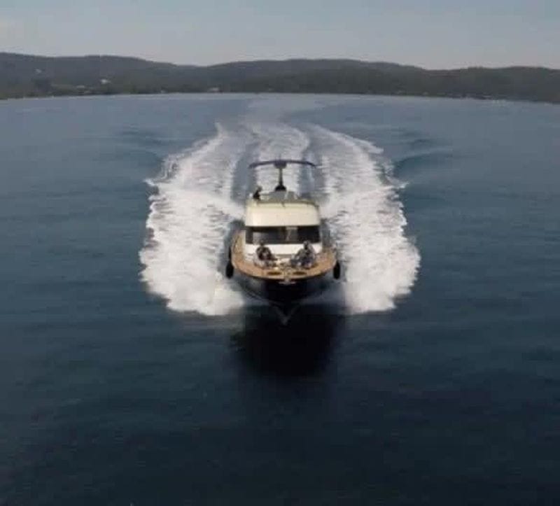 Billet Journée exclusive sur un yatch autour des îles d Hyeres ou de la côte varoise