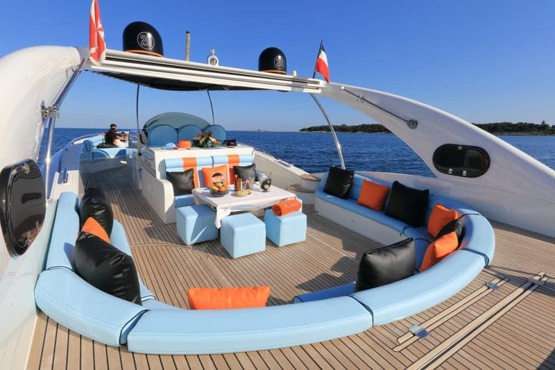 Billet Location de yacht à moteur à la demi-journée à Saint-Barthélemy