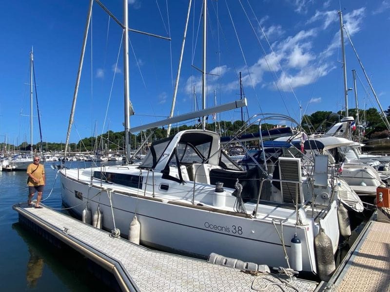 Billet Découvrez le littoral landais à bord du Beneteau Oceanis 38 au départ de Capbreton.