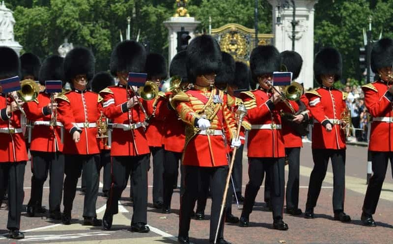 Billet Londres : visite de la relève de la garde au palais de Buckingham