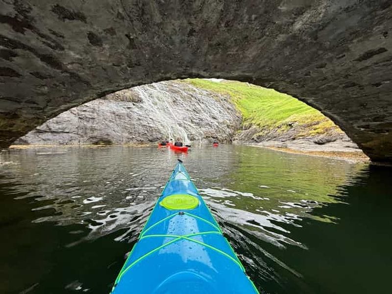 Billet Vestmanna : visite guidée en kayak avec équipement