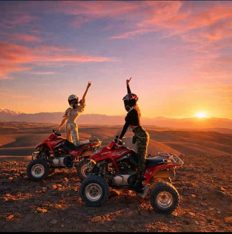 Billet Marrakech : Quad dans le désert d'Agafay, balade à dos de chameau et dîner-spectacle