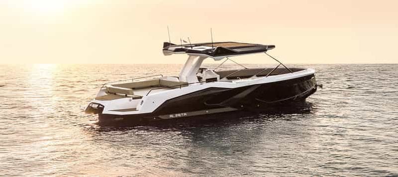 Billet ❖ Milos : visite en petit groupe en yacht — Kleftiko Sarakiniko Poliegos