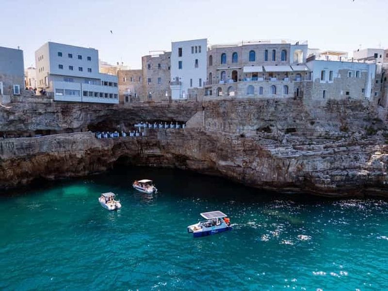 Billet Polignano a Mare : sortie en bateau vers les grottes avec Prosecco, Focaccia et baignade