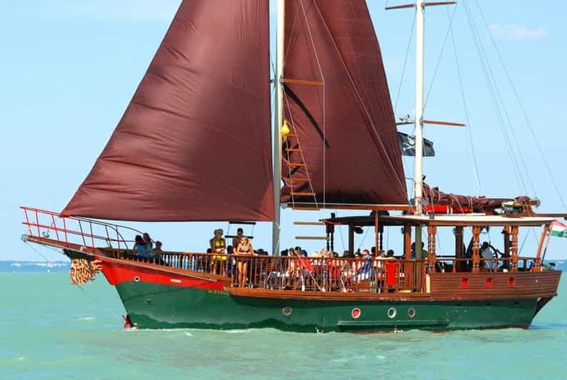 Billet Siófok : croisière au coucher du soleil sur le lac Balaton sur le yacht Talizmán