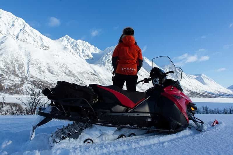 Billet Tromsø : aventure en motoneige dans les Alpes de Lyngen avec déjeuner