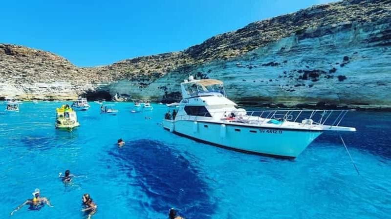 Billet Taormine : tour en bateau avec apéritif sur Isola Bella