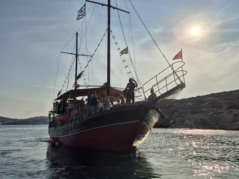 Billet Syros, croisière d'une journée avec barbecue à bord (11h30-17h30)