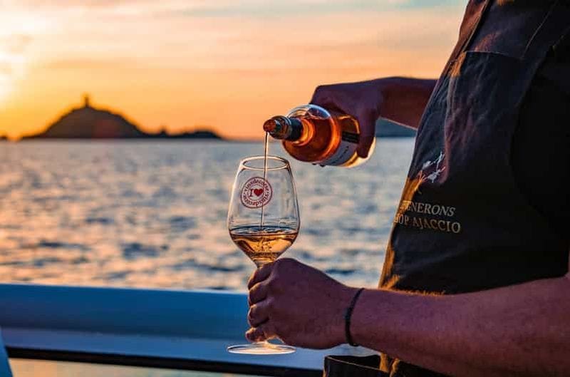 Billet Ajaccio/Porticcio : croisière au coucher du soleil aux îles Sanguinaires et dégustation de vin