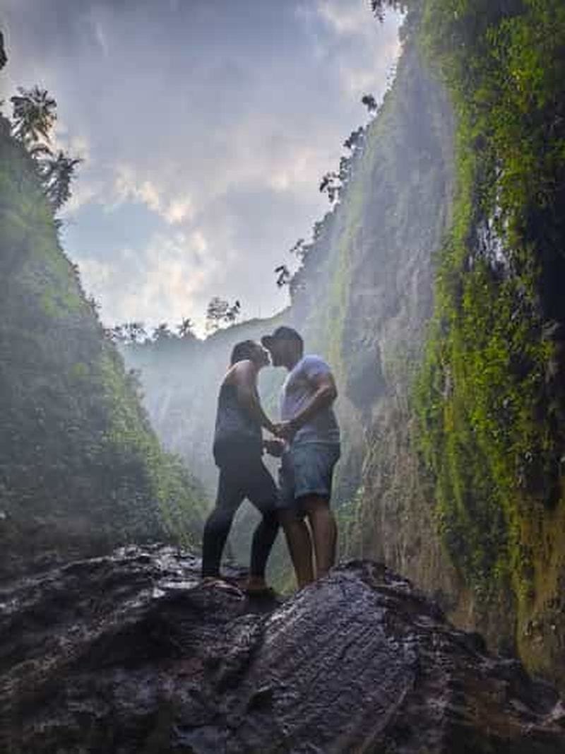 Billet Excursion d'une journée au lever du soleil sur le mont Bromo et à la chute d'eau de Madakaripura