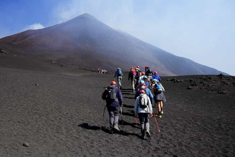 Billet Etna : randonnée guidée jusqu'à 3 400 m, prise en charge facultative