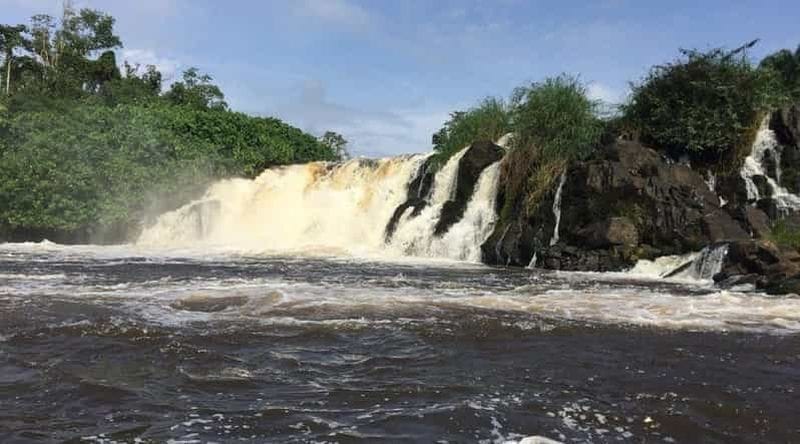 Billet Douala : visite citadine guidée avec déjeuner et prise en charge à l'hôtel