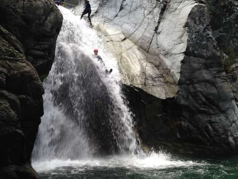 Billet Région de Corte : canyoning ludique à Verghellu