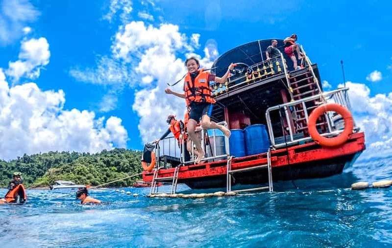 Billet Koh Chang : croisière sur l'île avec snorkeling et plage, avec déjeuner sur un grand bateau