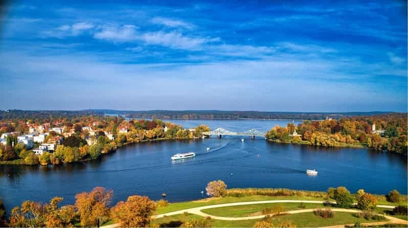 Billet Potsdam : la croisière nocturne sur le lac Wannsee. Châteaux, parcs et villas.