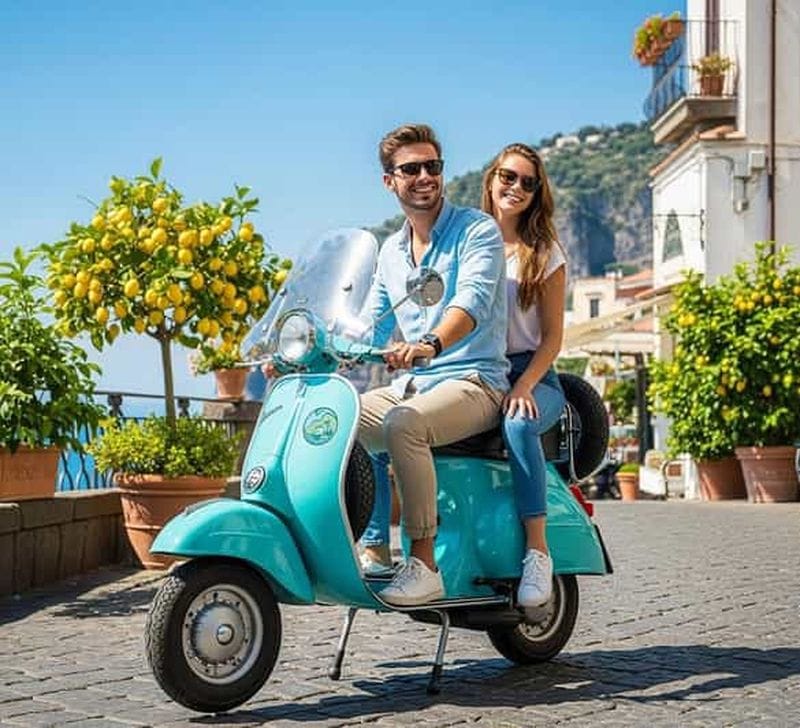 Billet Naples/Sorrente/Positano : visite privée de la côte amalfitaine en Vespa